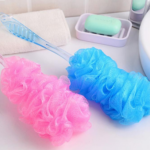 MESH BATH SPONGE WITH HANDLE